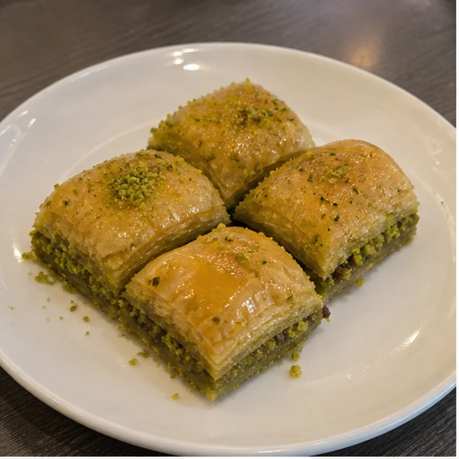Fıstıklı özel baklava