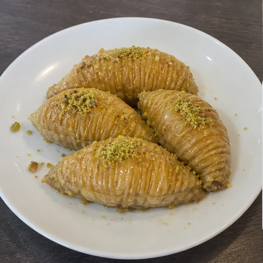 Tereyağlı cevizli midye baklava